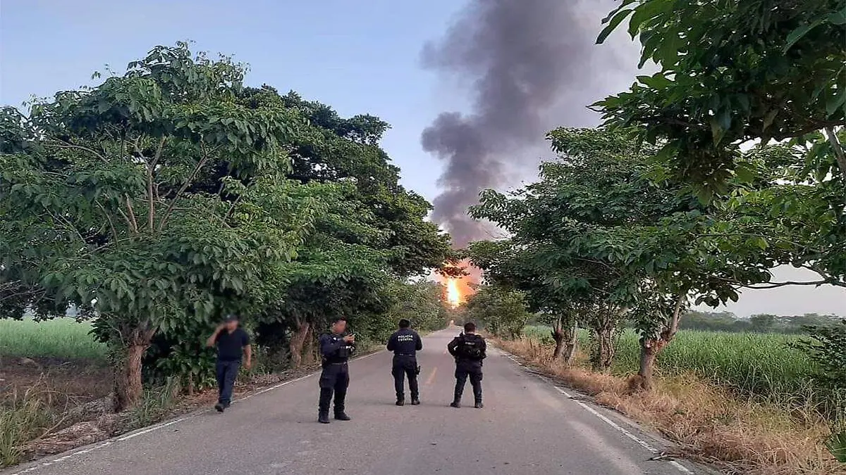 Explosión en ductos de Pemex